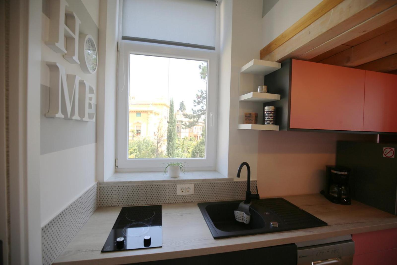 Studio Mo Opatija Luaran gambar